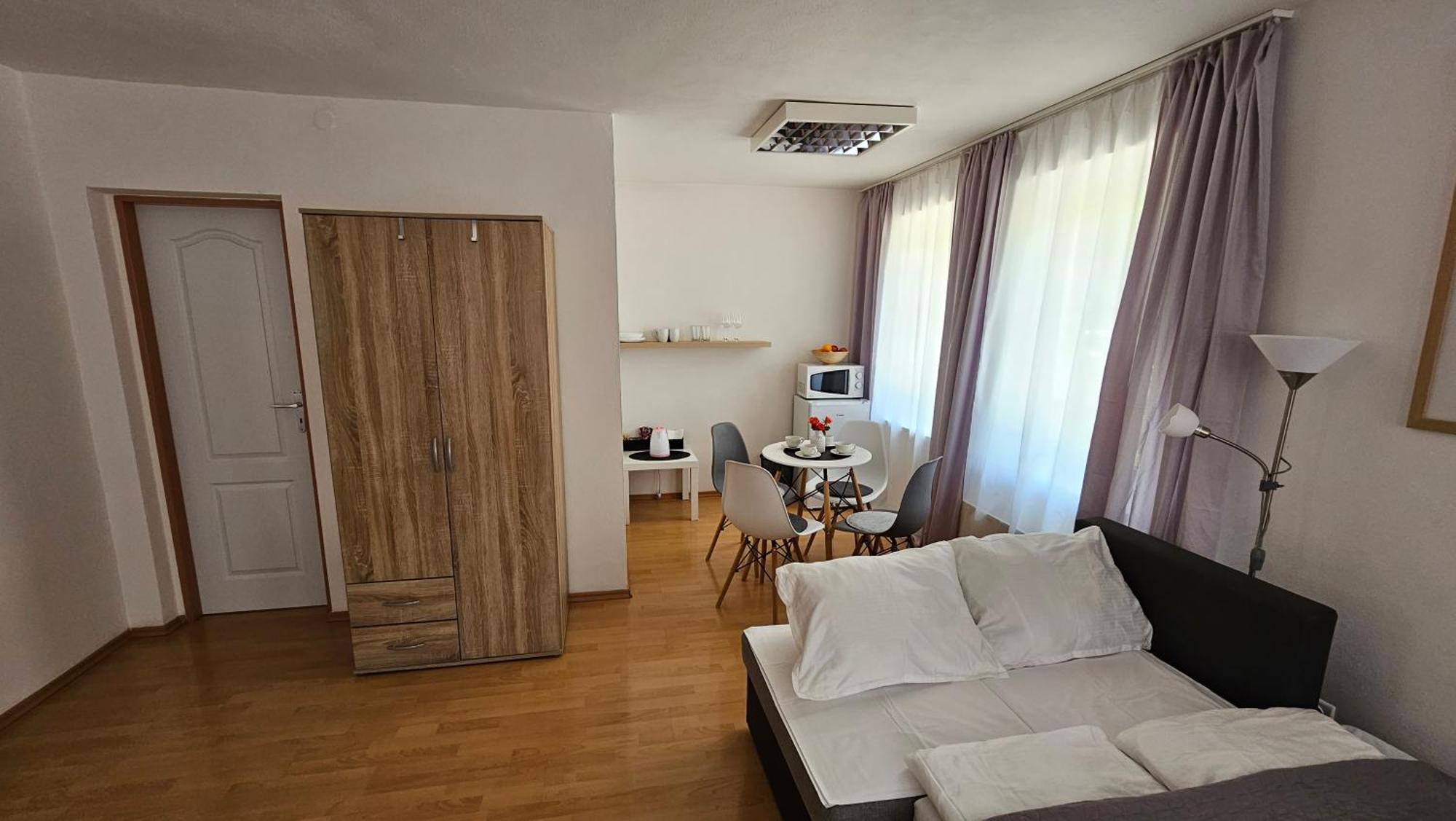 Apartmany V Zlatej Ulicke بايموتْسْ المظهر الخارجي الصورة