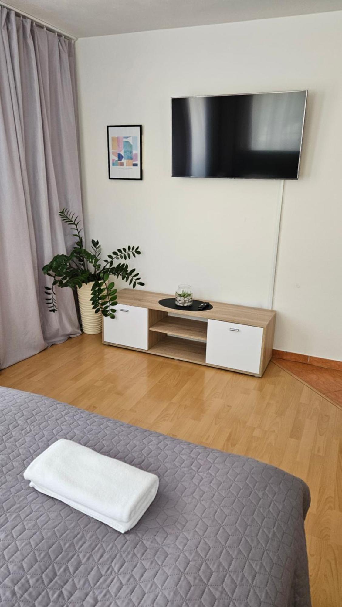 Apartmany V Zlatej Ulicke بايموتْسْ المظهر الخارجي الصورة