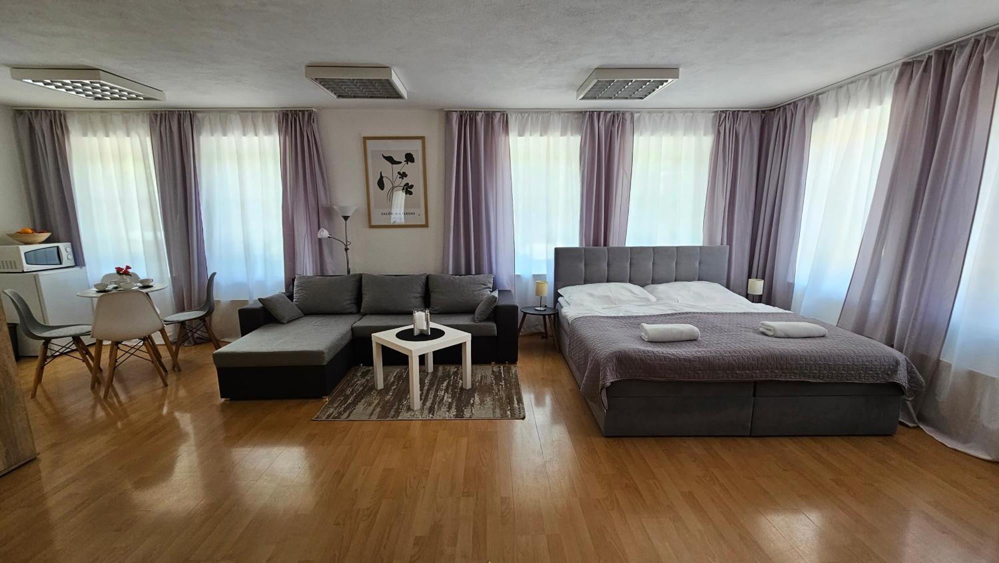 Apartmany V Zlatej Ulicke بايموتْسْ المظهر الخارجي الصورة