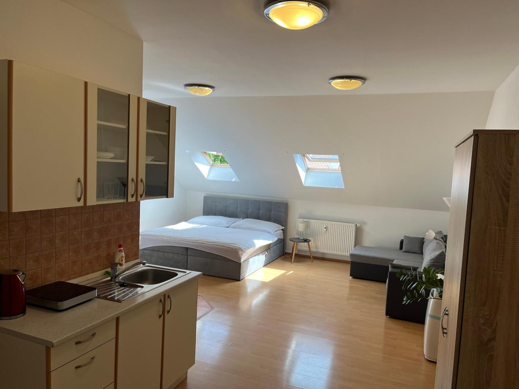 Apartmany V Zlatej Ulicke بايموتْسْ المظهر الخارجي الصورة